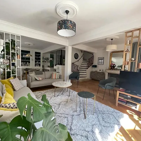 Apartment Large Duplex, Quiet Garden, In Private Mansion Neuilly-sur-Seine